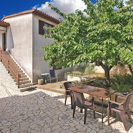 Apartman Luciano 1728