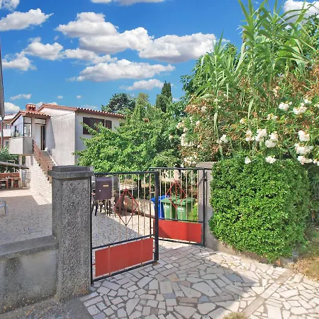 Luciano 1728 Apartament *