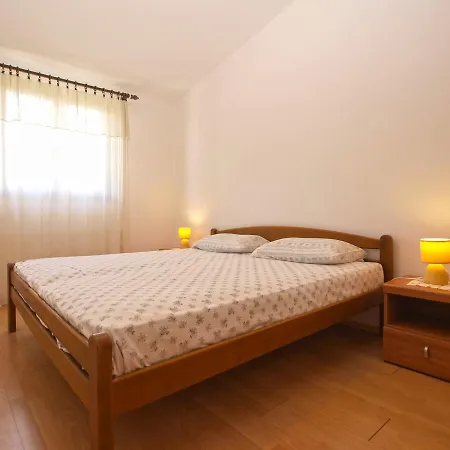 Luciano 1728 Apartament