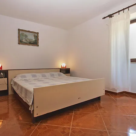 Luciano 1728 Apartment