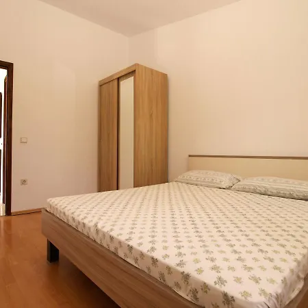 Apartment Luciano 1728 Premantura