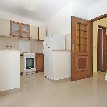 Luciano 1728 Premantura